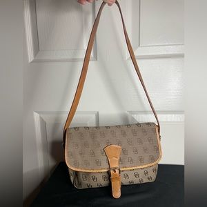 EUC Dooney & Bourke Shoulder Bag